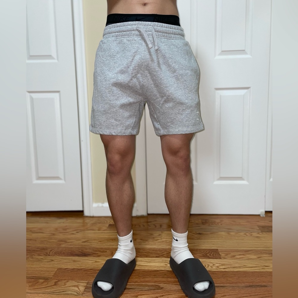 Gymshark Crest Shorts - Light Grey - Medium Gym Shorts